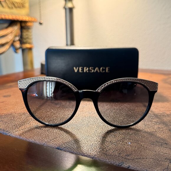 Versace Black Sunglasses - Picture 1 of 8
